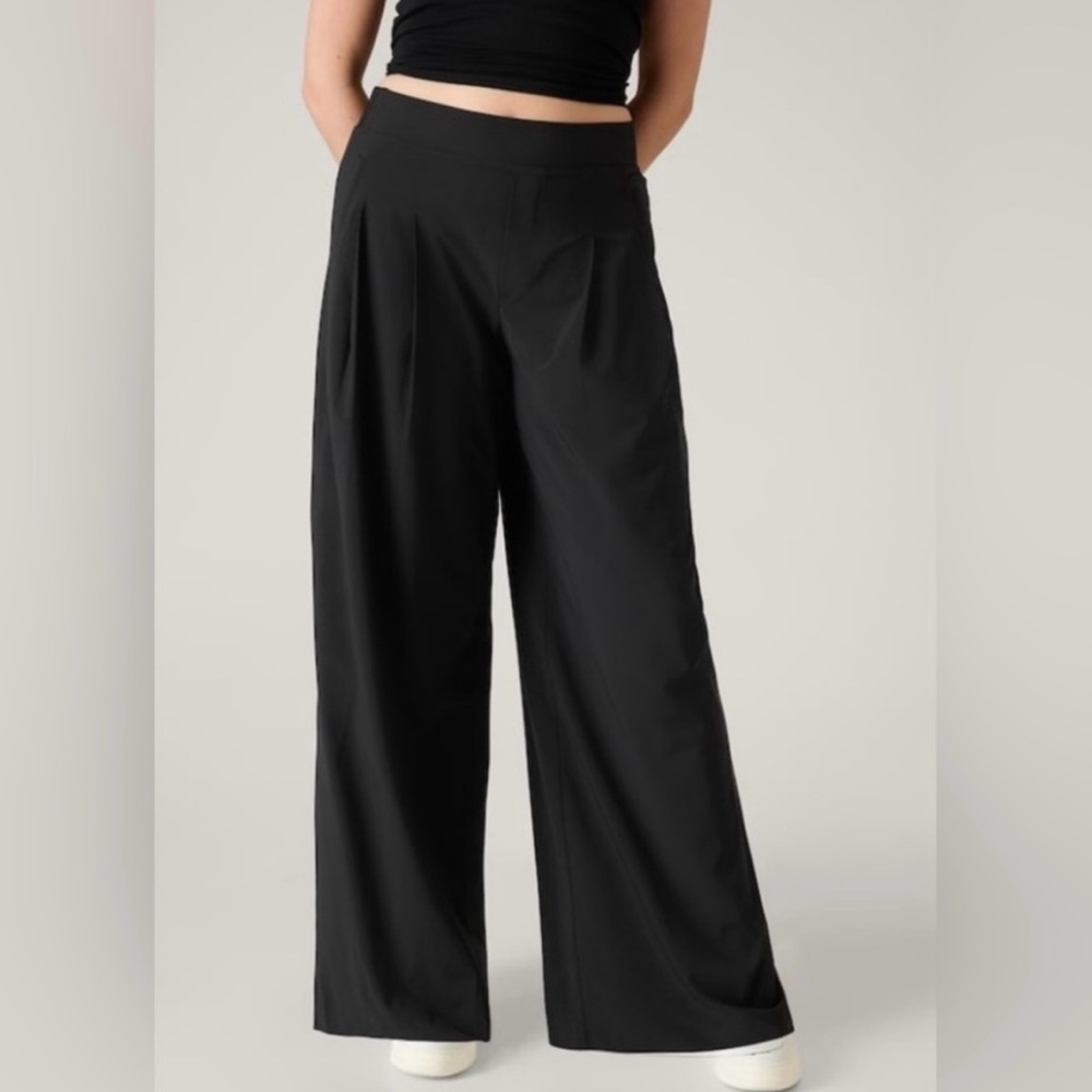 NWT Athleta Black Wide Leg Pants Brooklyn Heights Ultralight and Stylish 22